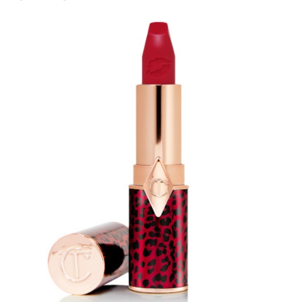 Charlotte Tilbury Sext Lipstick Patsy Red